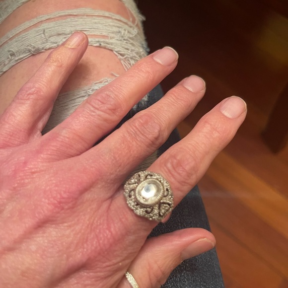 Vintage Sterling Silver CZ Ring size 8 in excellent condition. See pics! - Picture 7 of 8